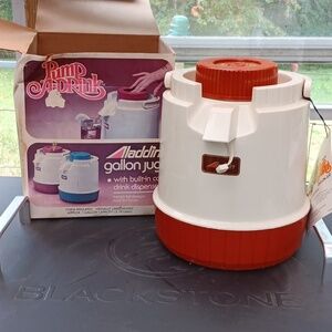 Vintage Aladdin gallon pump jug picnic new in box